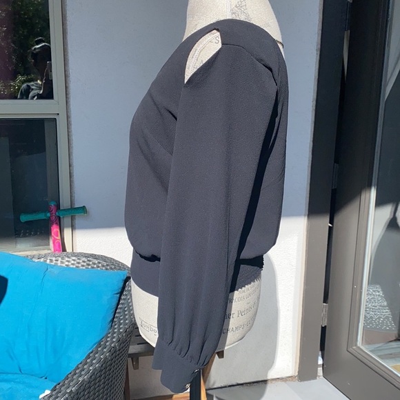 Bebe black longsleeve gold chain open back gold buttons womens blouse shirt XS​ - Picture 3 of 8